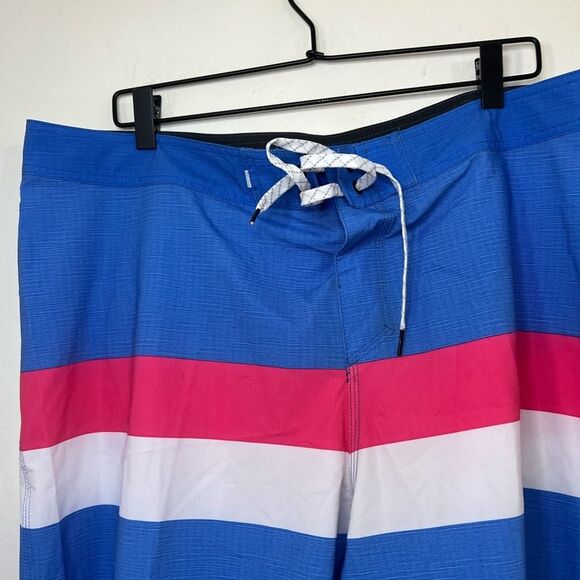 Quiksilver 9" DryFlight High Line Multicolor Striped Swim Trunks Men's size 38 - Picture 4 of 10